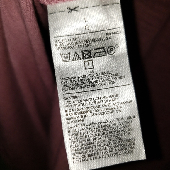 Old Navy Luxe Top Large - Picture 4 of 4